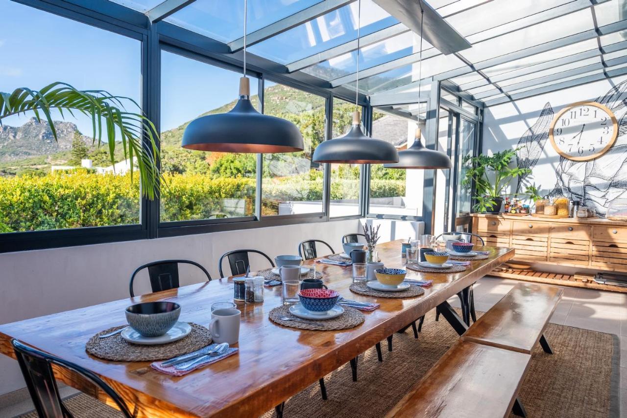 Hout & About Guest House Hout Bay Exteriör bild