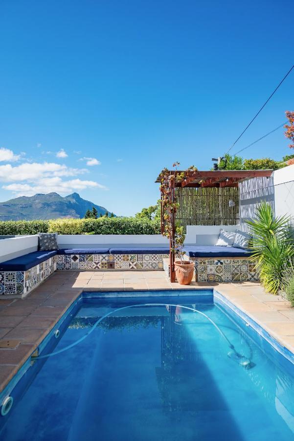 Hout & About Guest House Hout Bay Exteriör bild