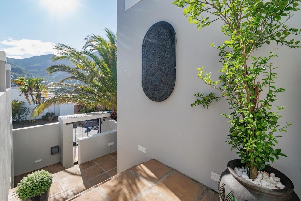 Hout & About Guest House Hout Bay Exteriör bild