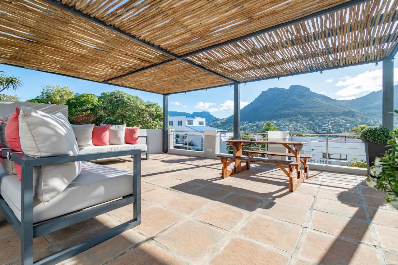 Hout & About Guest House Hout Bay Exteriör bild