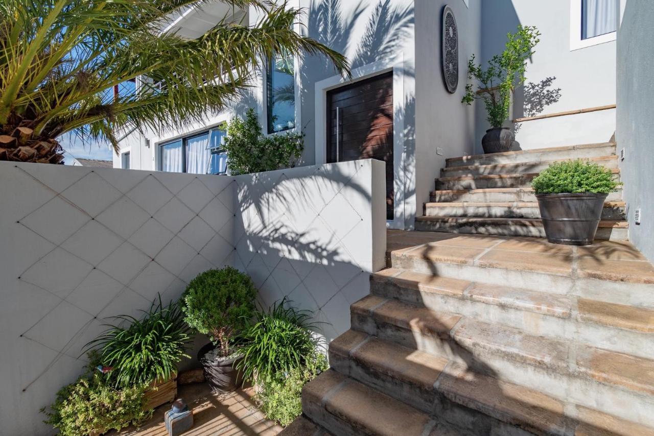 Hout & About Guest House Hout Bay Exteriör bild