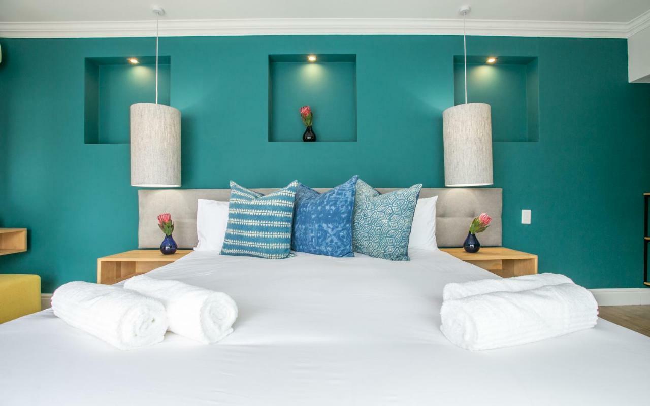 Hout & About Guest House Hout Bay Exteriör bild