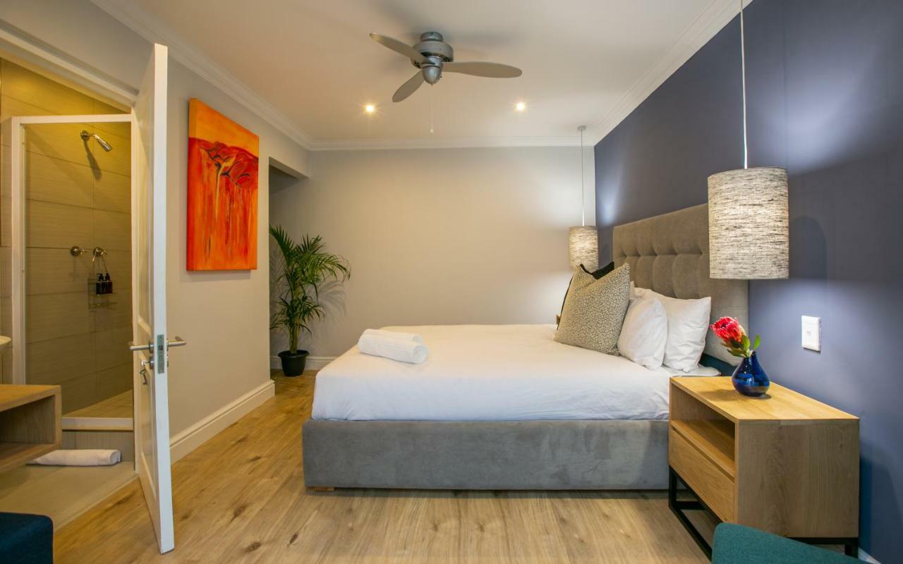 Hout & About Guest House Hout Bay Exteriör bild